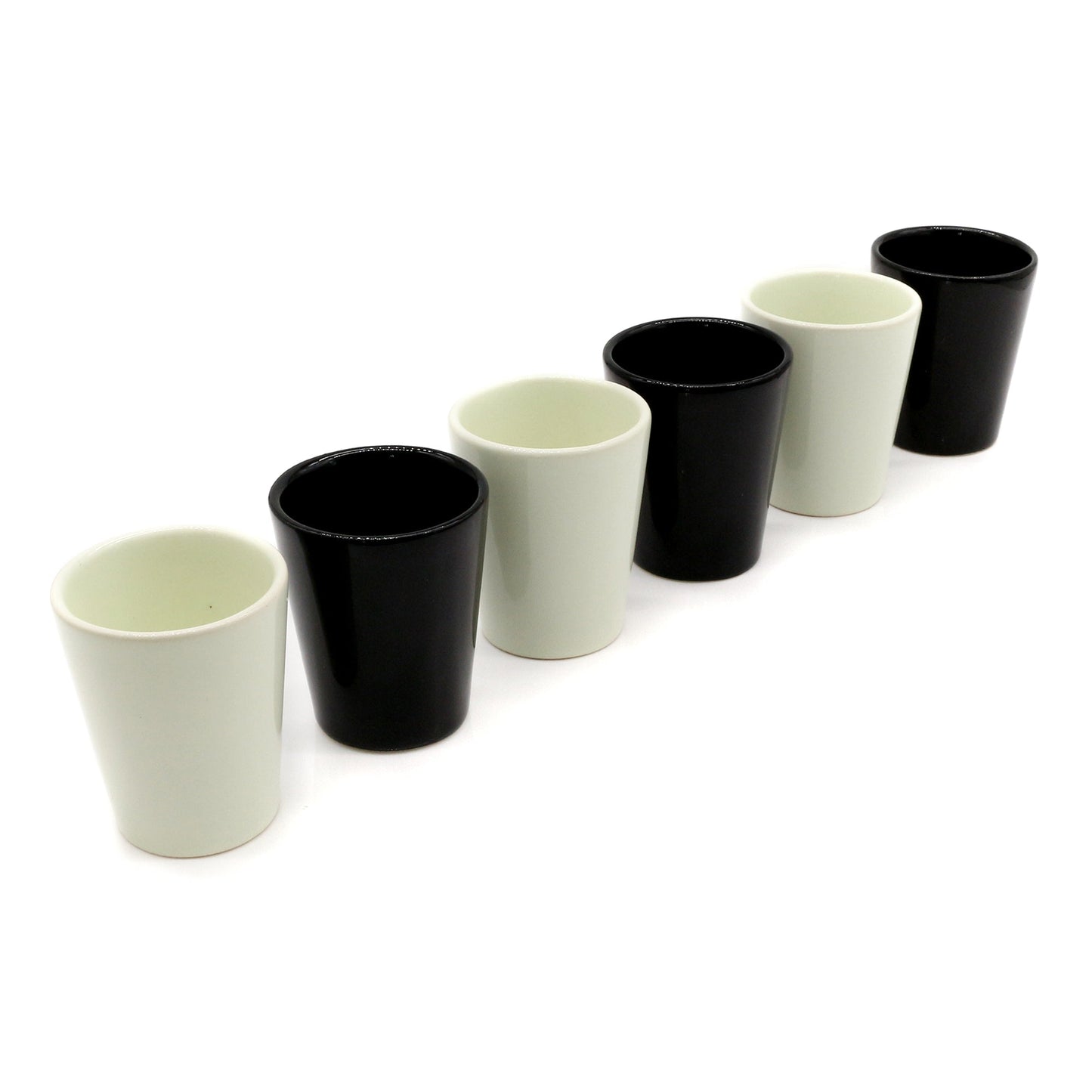 Espressotassen Set (6 x 50ml). Moderne magnetische Espressotassen inkl. Magnetbrett. Größe: 65mm Ø 55 mm, Farbe: Creme/Schwarz