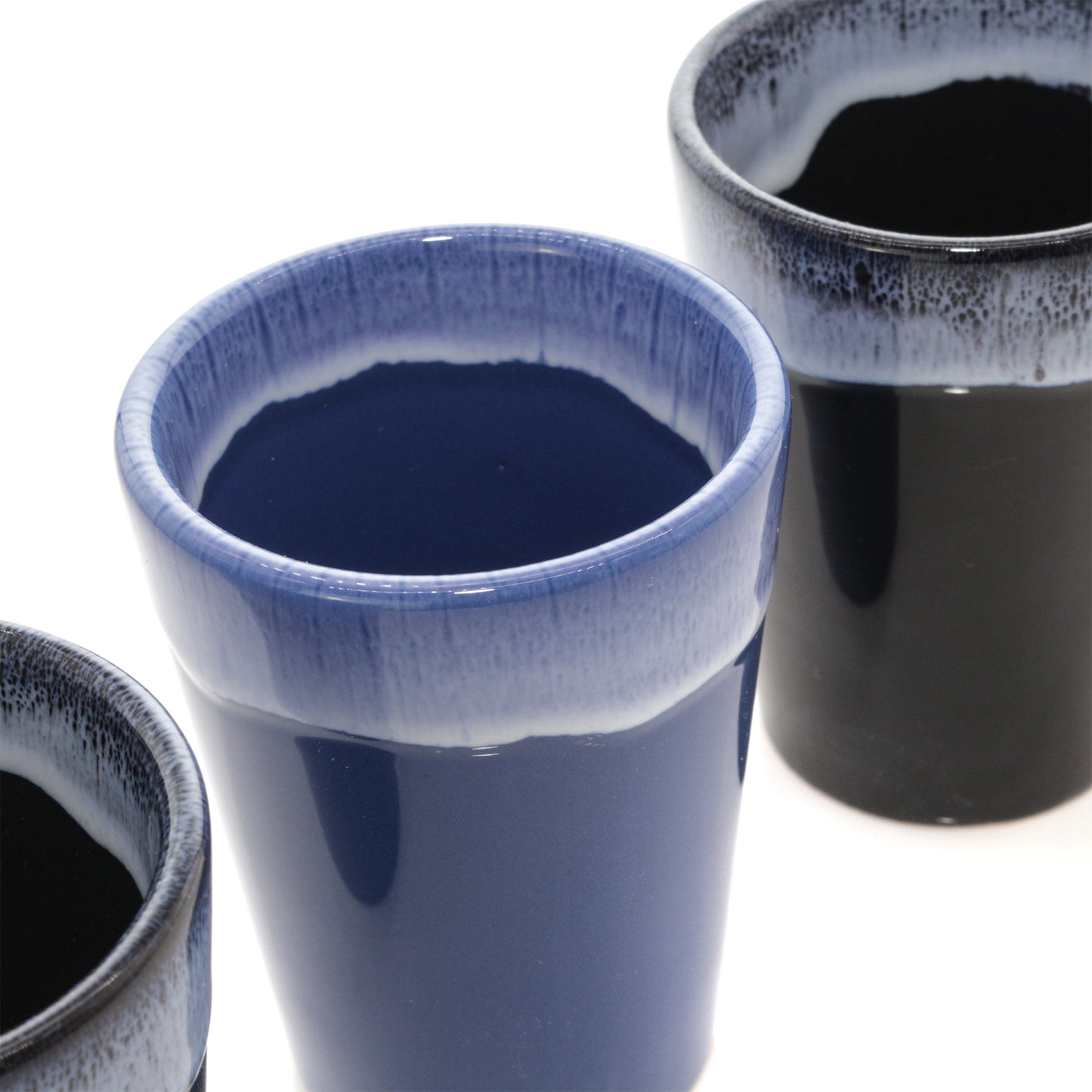 Espressotassen Set (6 x 50ml). Moderne magnetische Espressotassen inkl. Magnetbrett. Größe: 65mm Ø 55 mm, Farbe: Blau/Schwarz